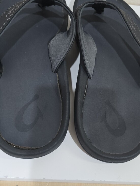 OluKai \'Ohana Men\'s Black Flip-Flop Sandals main image 6